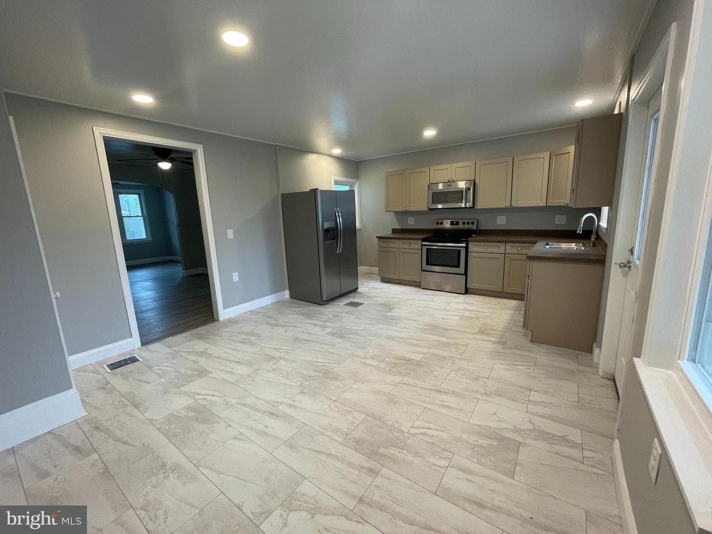 11 E Liberty Street photo 5