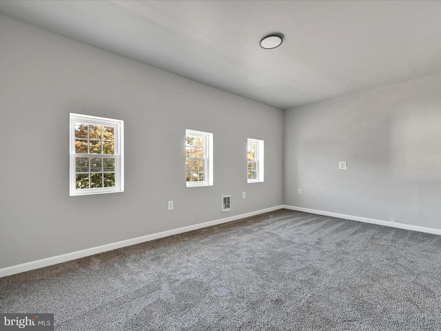 218 N Nicholas Street photo 15
