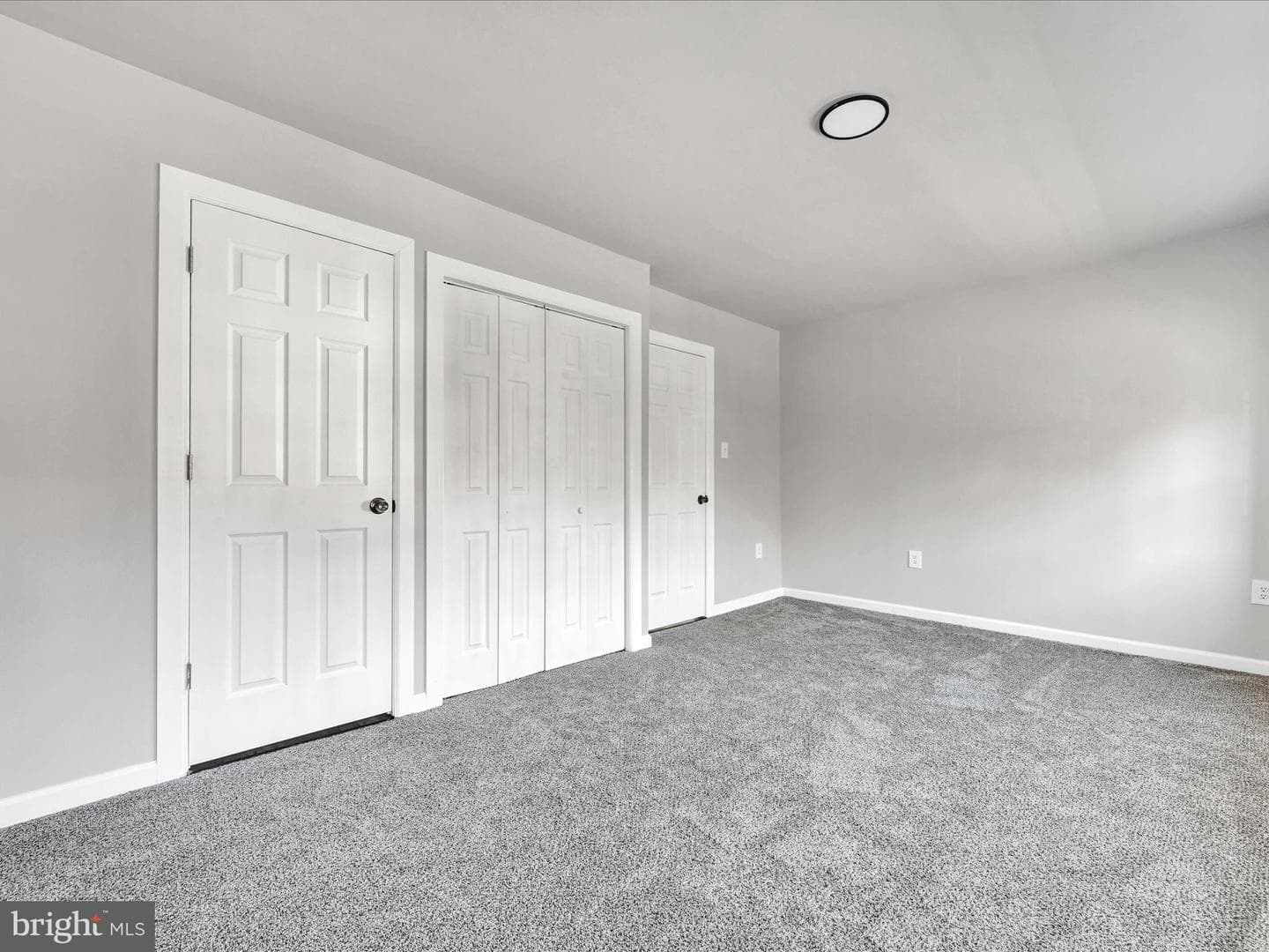 218 N Nicholas Street photo 16