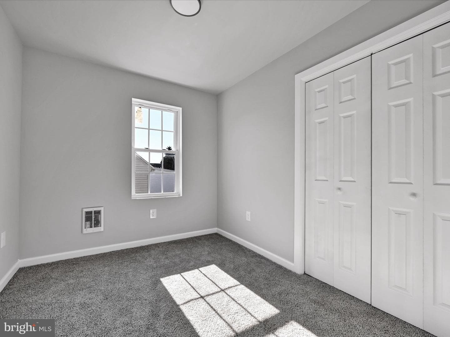 218 N Nicholas Street photo 19
