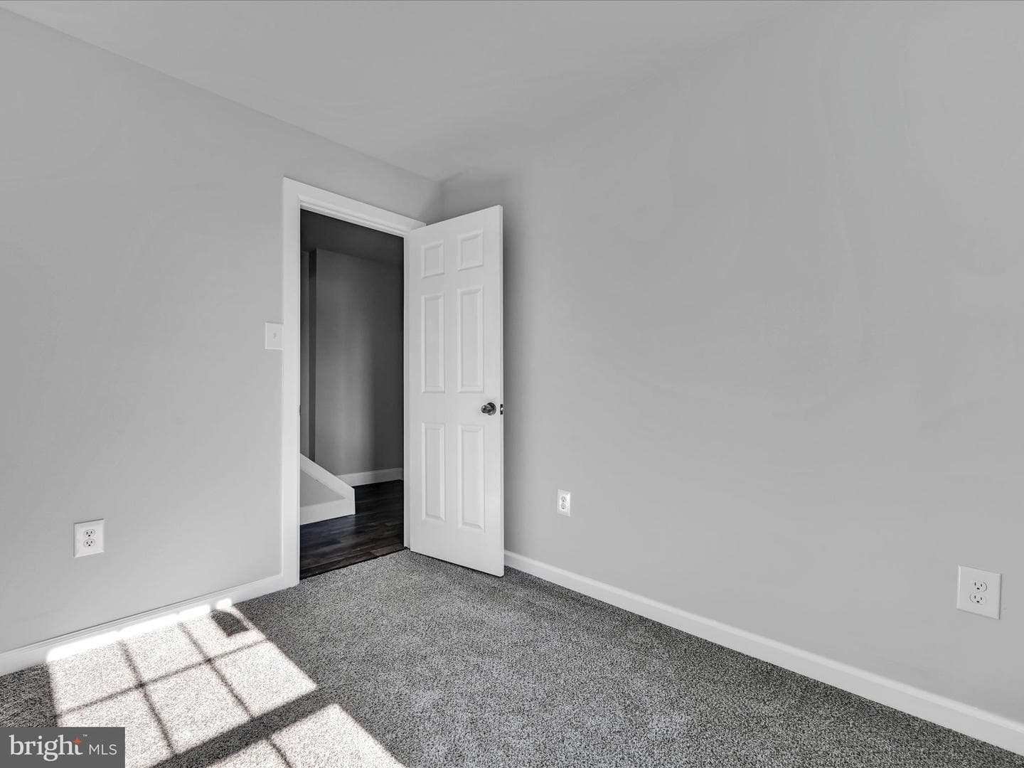 218 N Nicholas Street photo 20