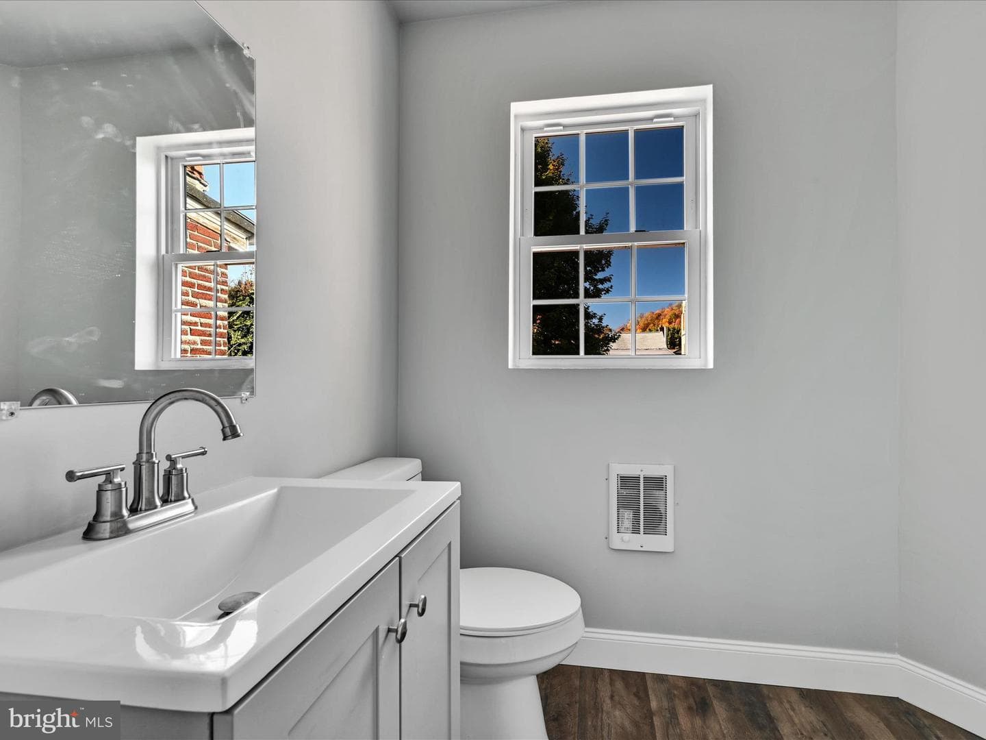 218 N Nicholas Street photo 21
