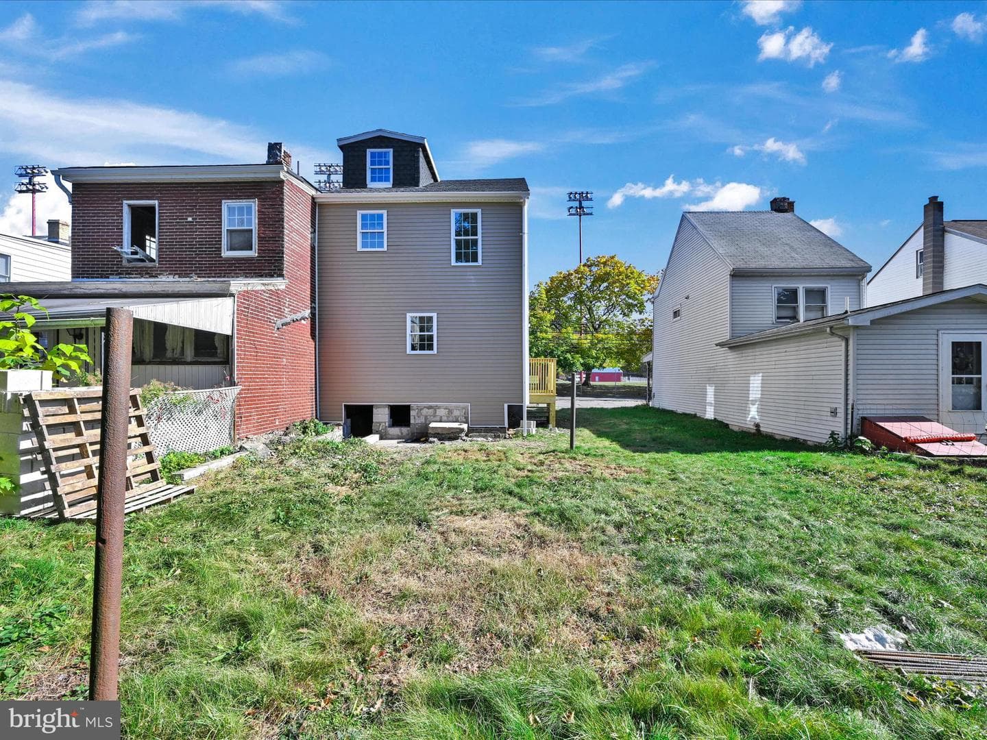 218 N Nicholas Street photo 24