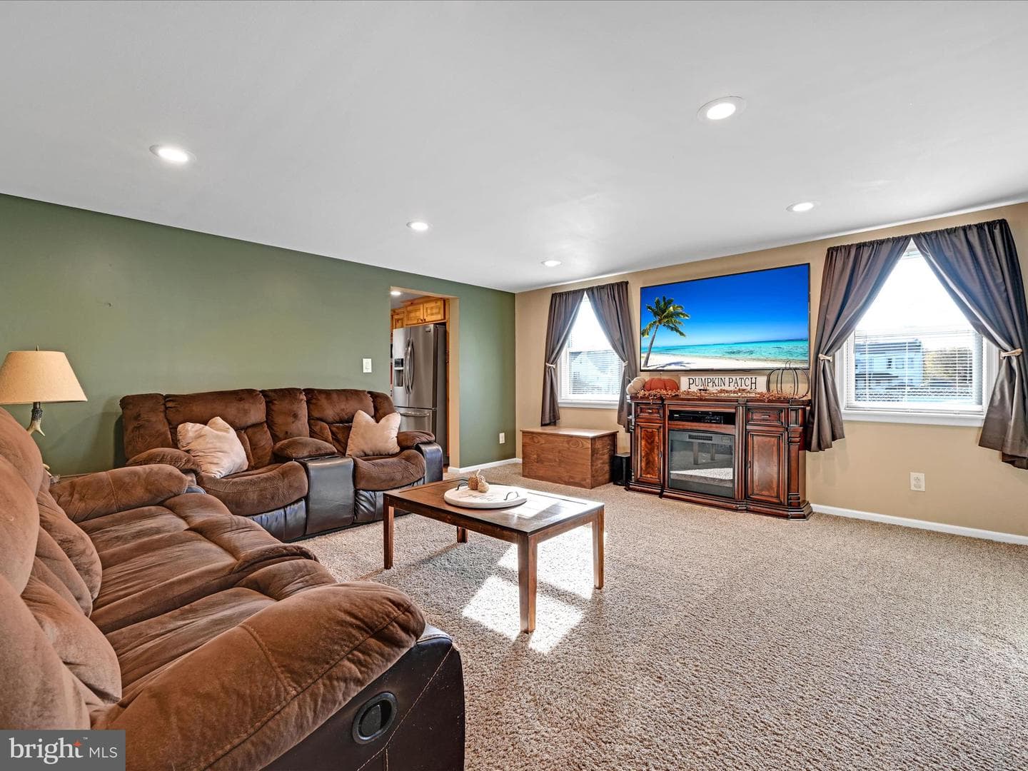1160 Bunting Street photo 8