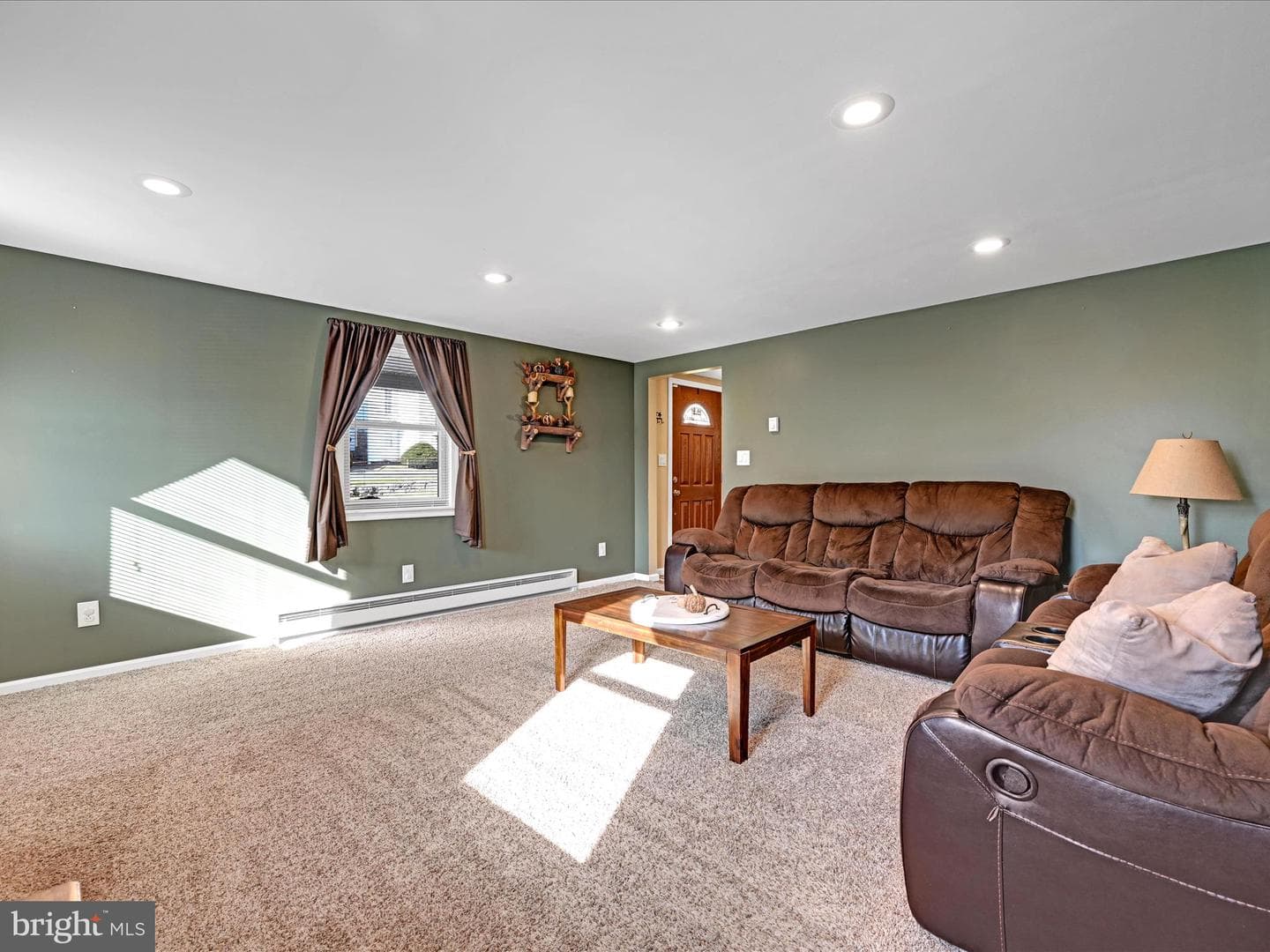 1160 Bunting Street photo 9