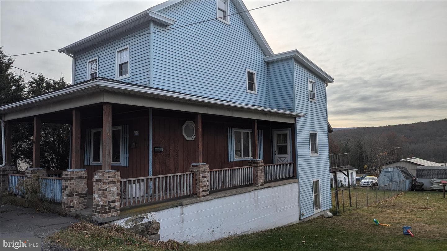 402 W Grand Avenue photo 1