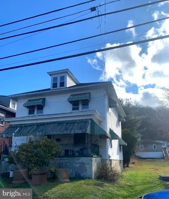 74 E Line Street photo 4