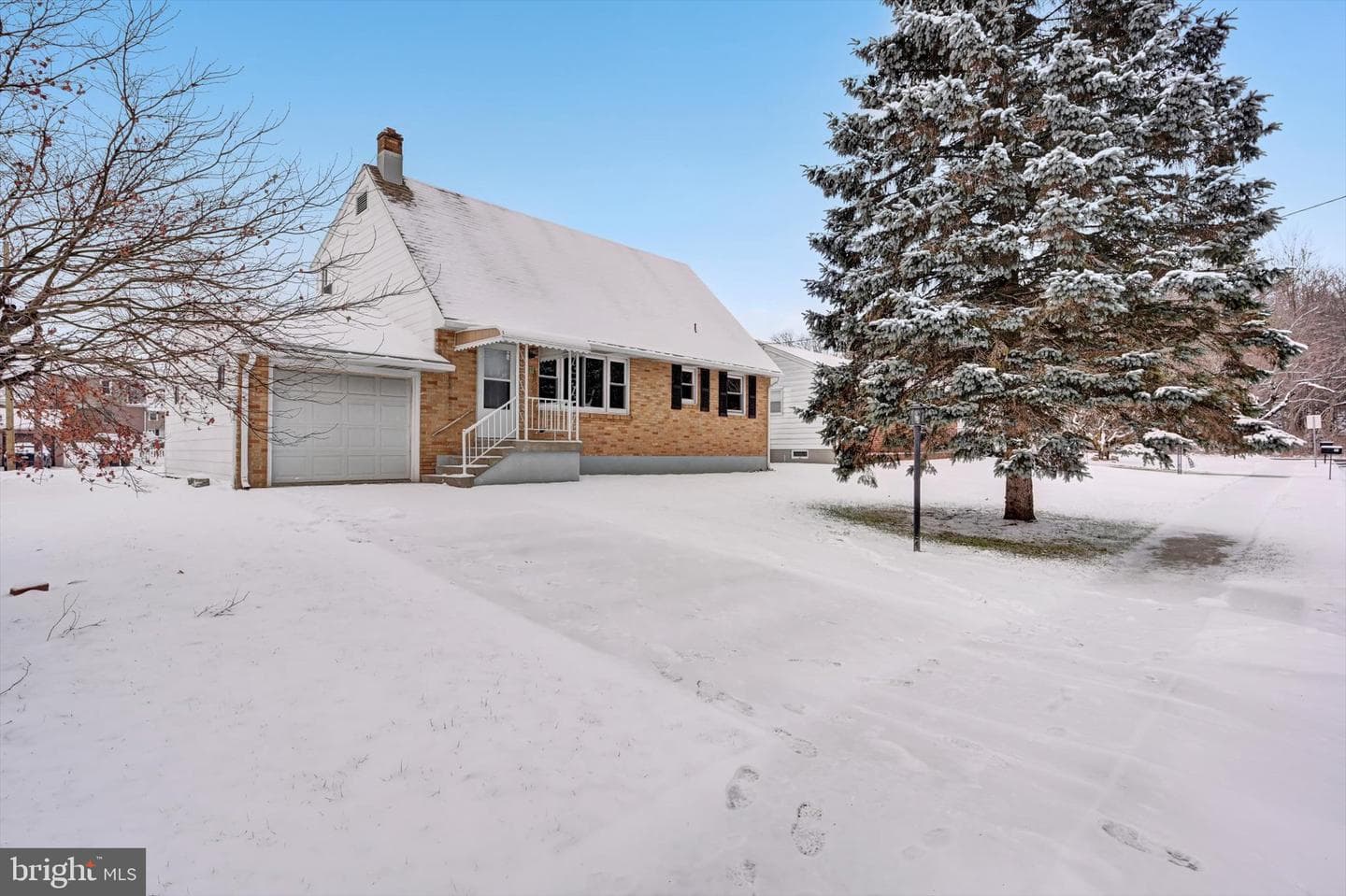 49 Meadow Avenue photo 1