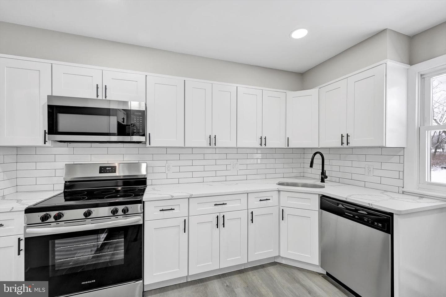 49 Meadow Avenue photo 11