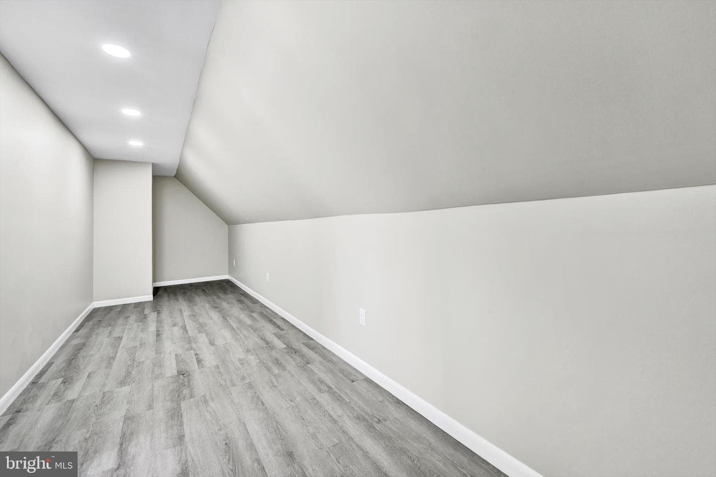 49 Meadow Avenue photo 20