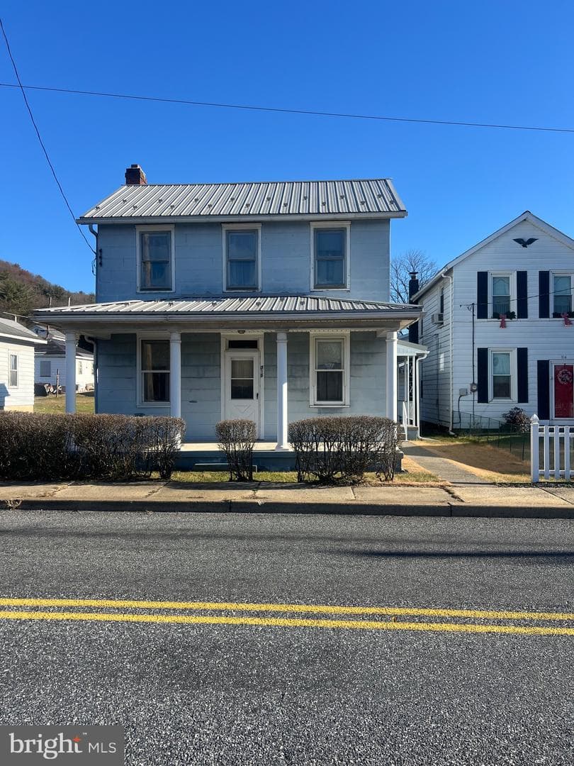 318 E Railroad Avenue photo 1