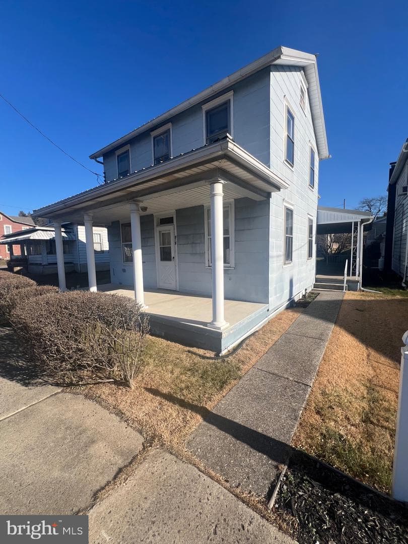 318 E Railroad Avenue photo 3