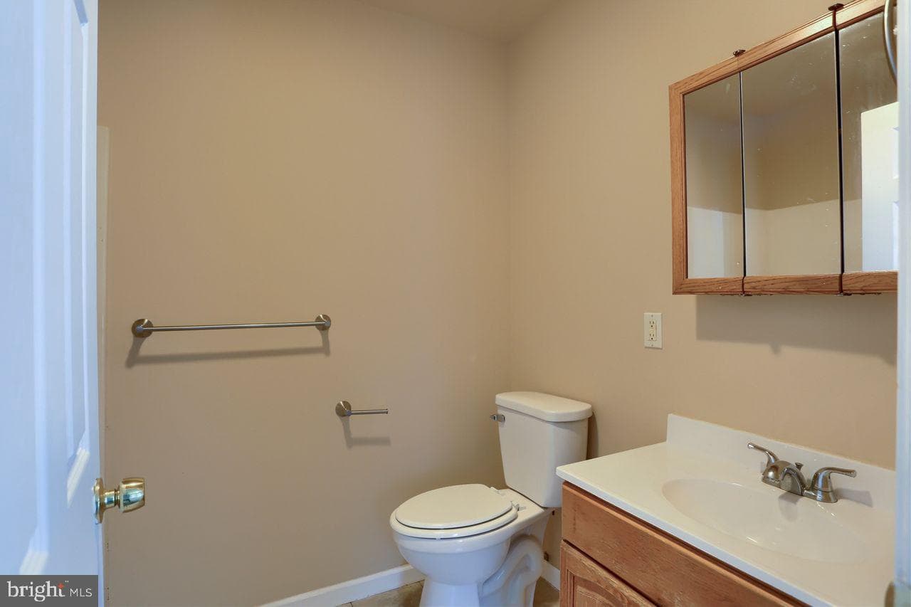 401 W Race Street photo 22
