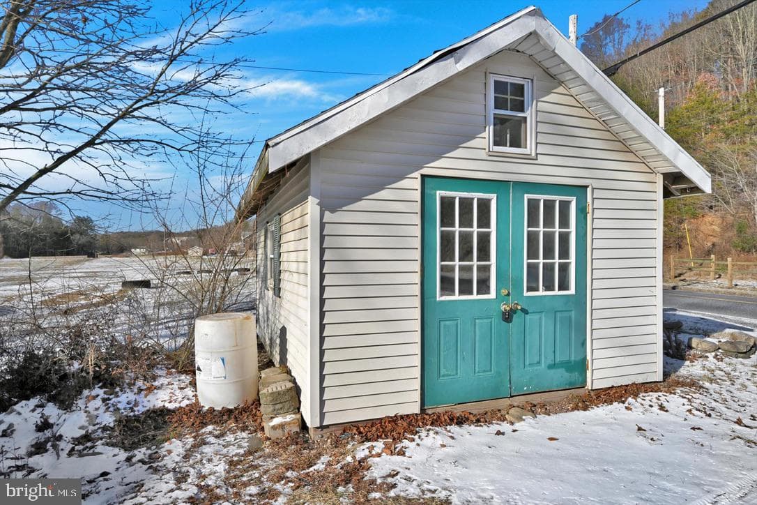 736 Rock Road photo 8