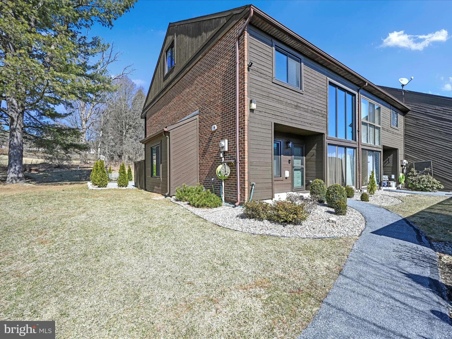 701 Village Road photo 1