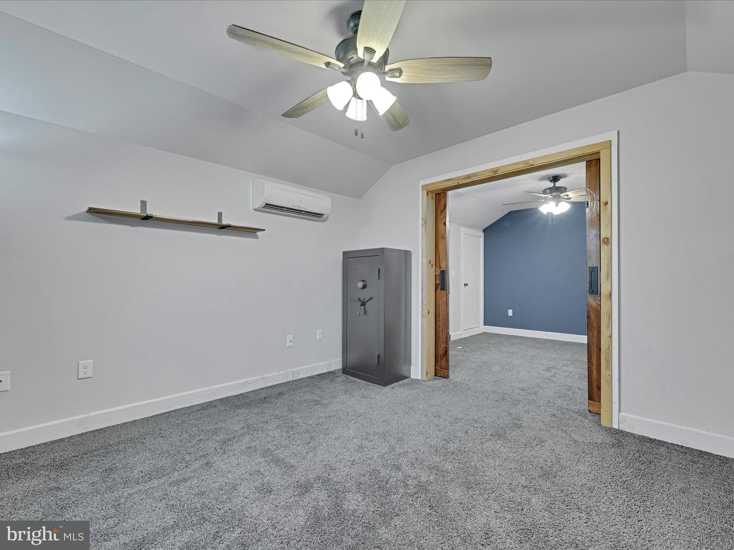 701 Village Road photo 24