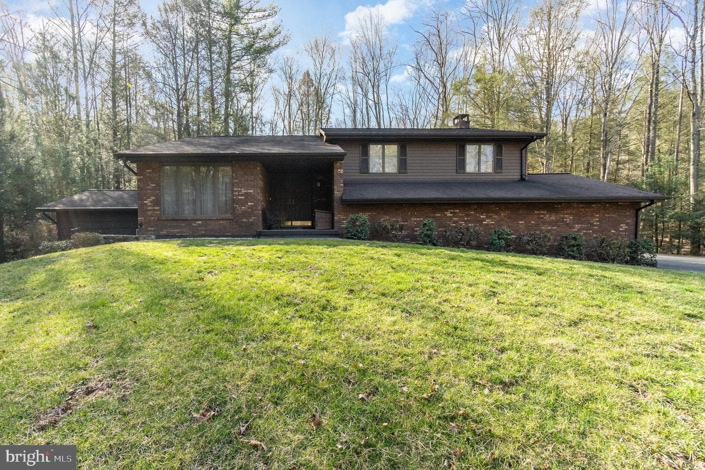 48 Turnpike Road photo 2