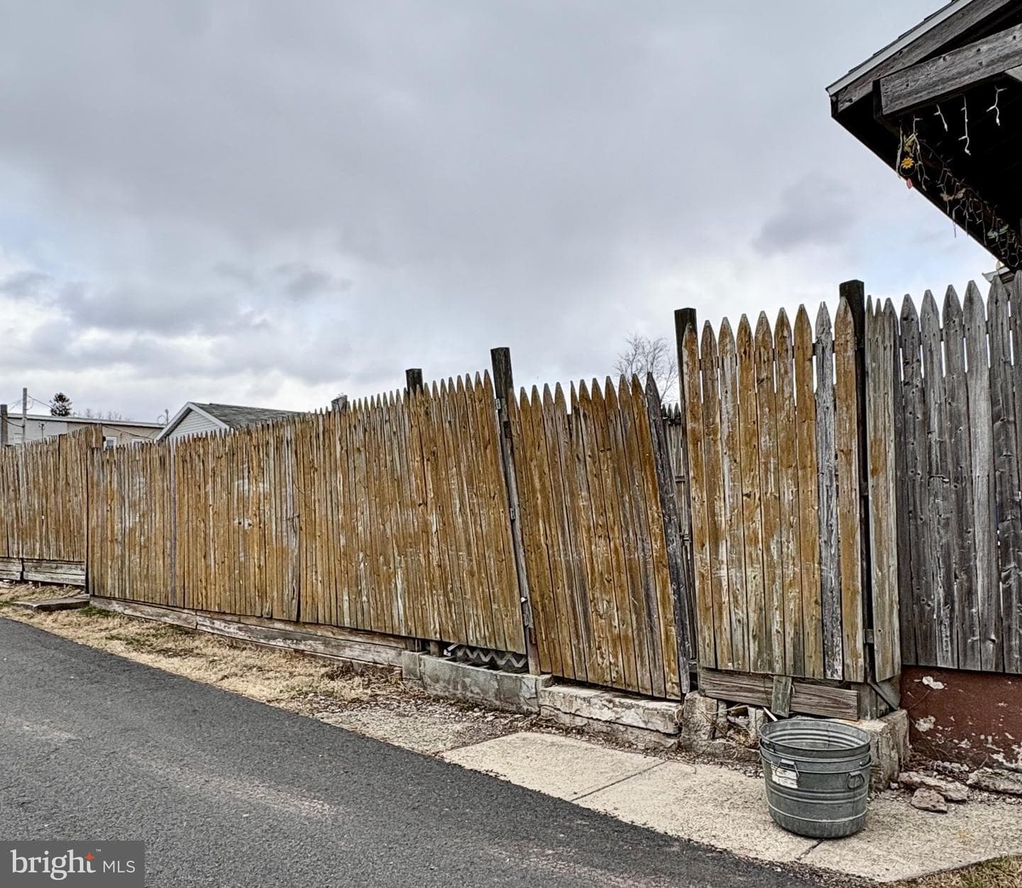 531 W Chestnut Street photo 14