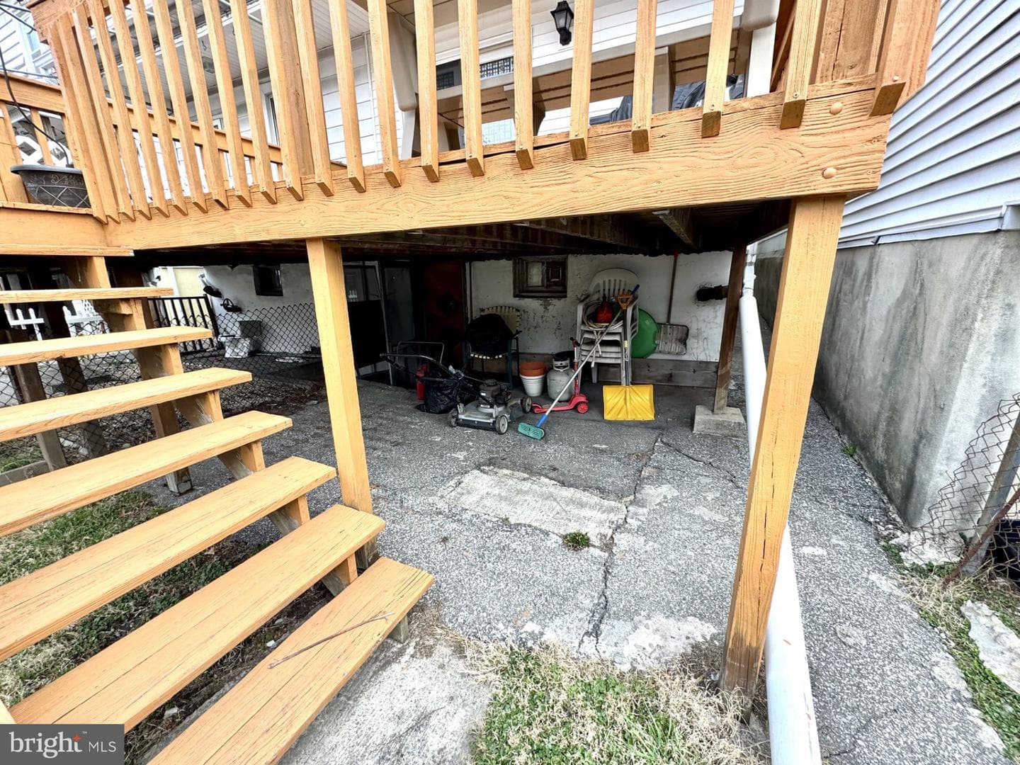 233 Carbon Street photo 12