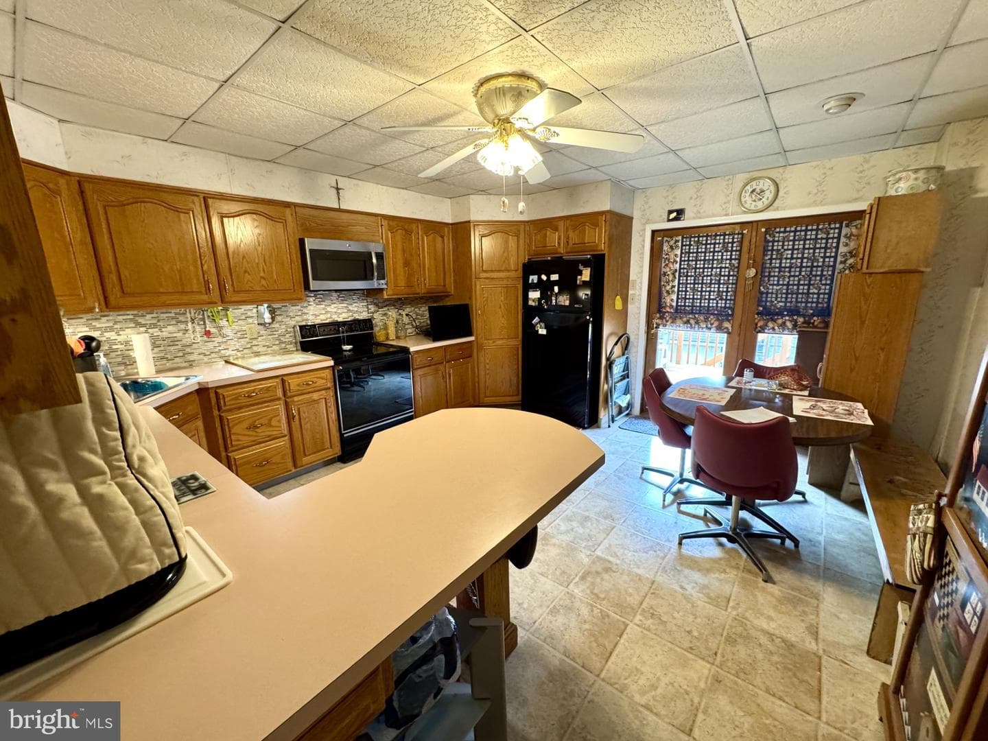 233 Carbon Street photo 4