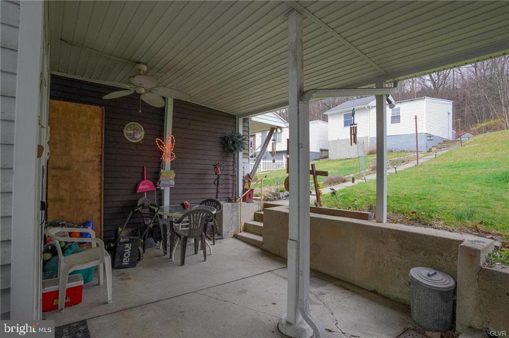 648 Arlington Street photo 12