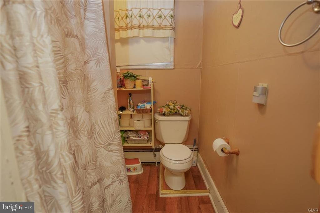 648 Arlington Street photo 17