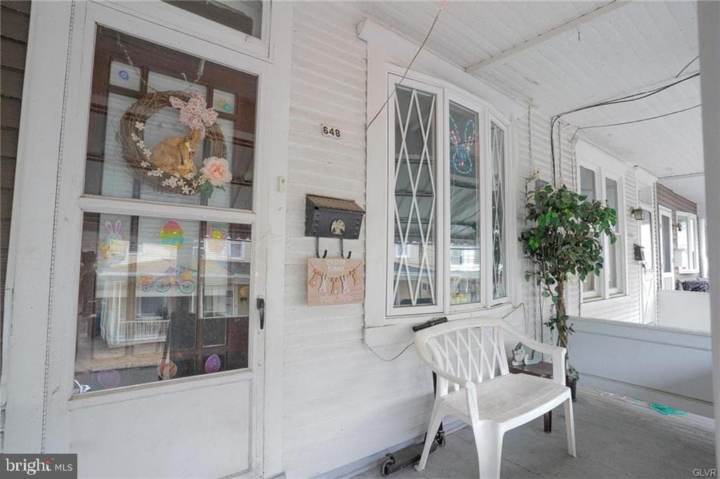 648 Arlington Street photo 3