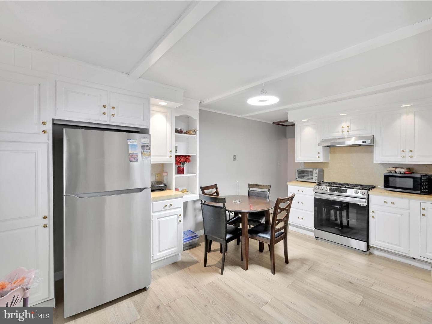 100 W Walnut Street photo 10