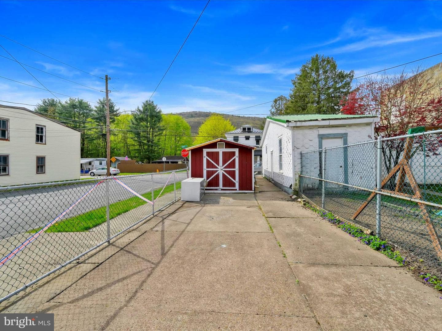 100 W Walnut Street photo 18