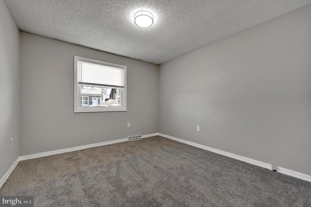 330 E Centre Street photo 34