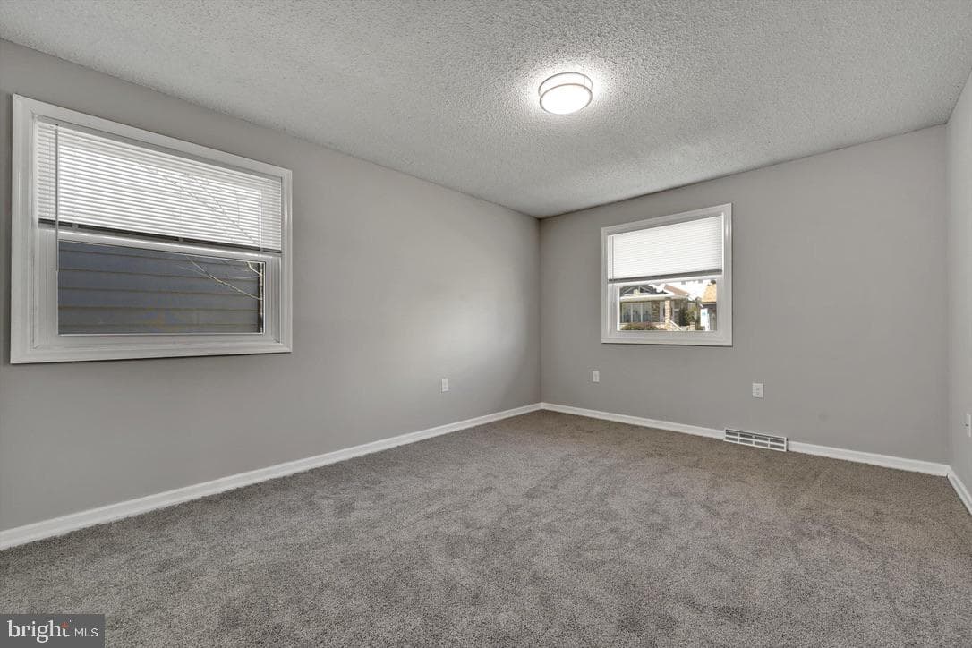 330 E Centre Street photo 35