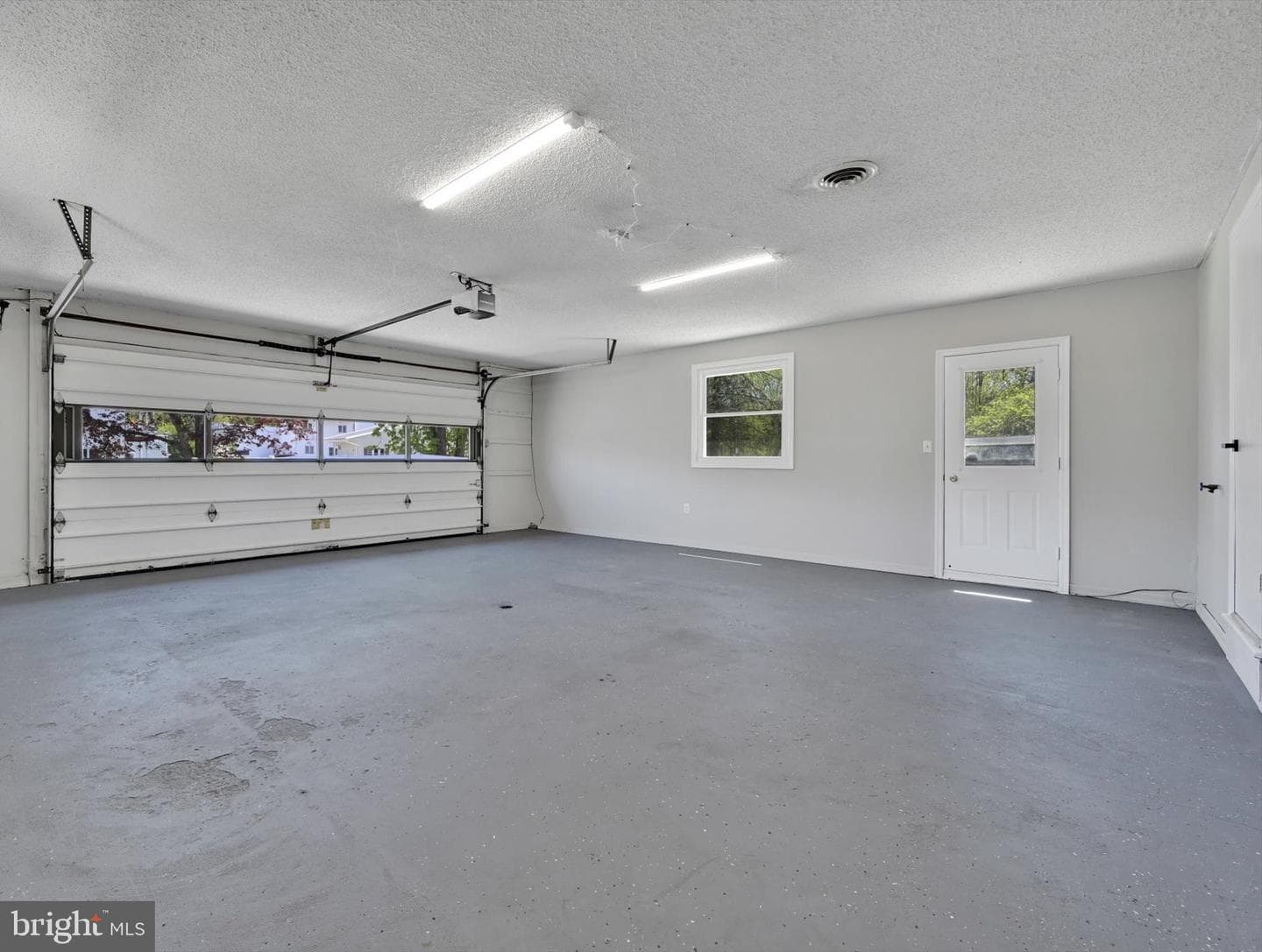 330 E Centre Street photo 53