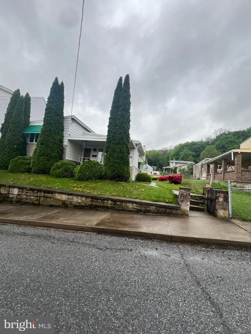 1228 Spruce Street photo 3