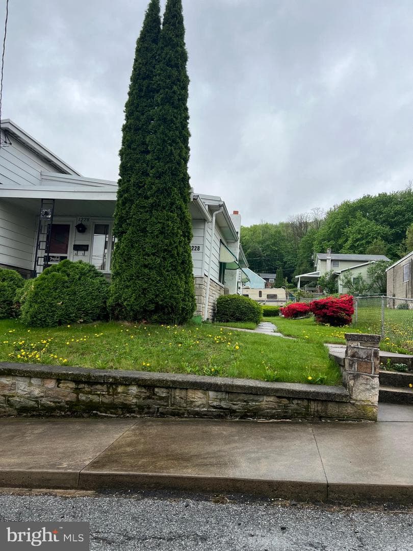 1228 Spruce Street photo 4