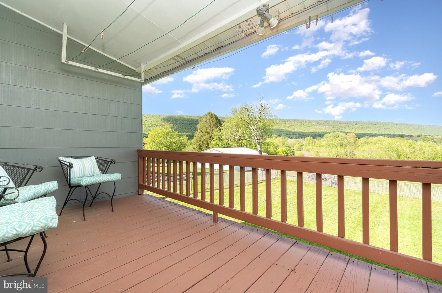 407 Greenwood photo 23