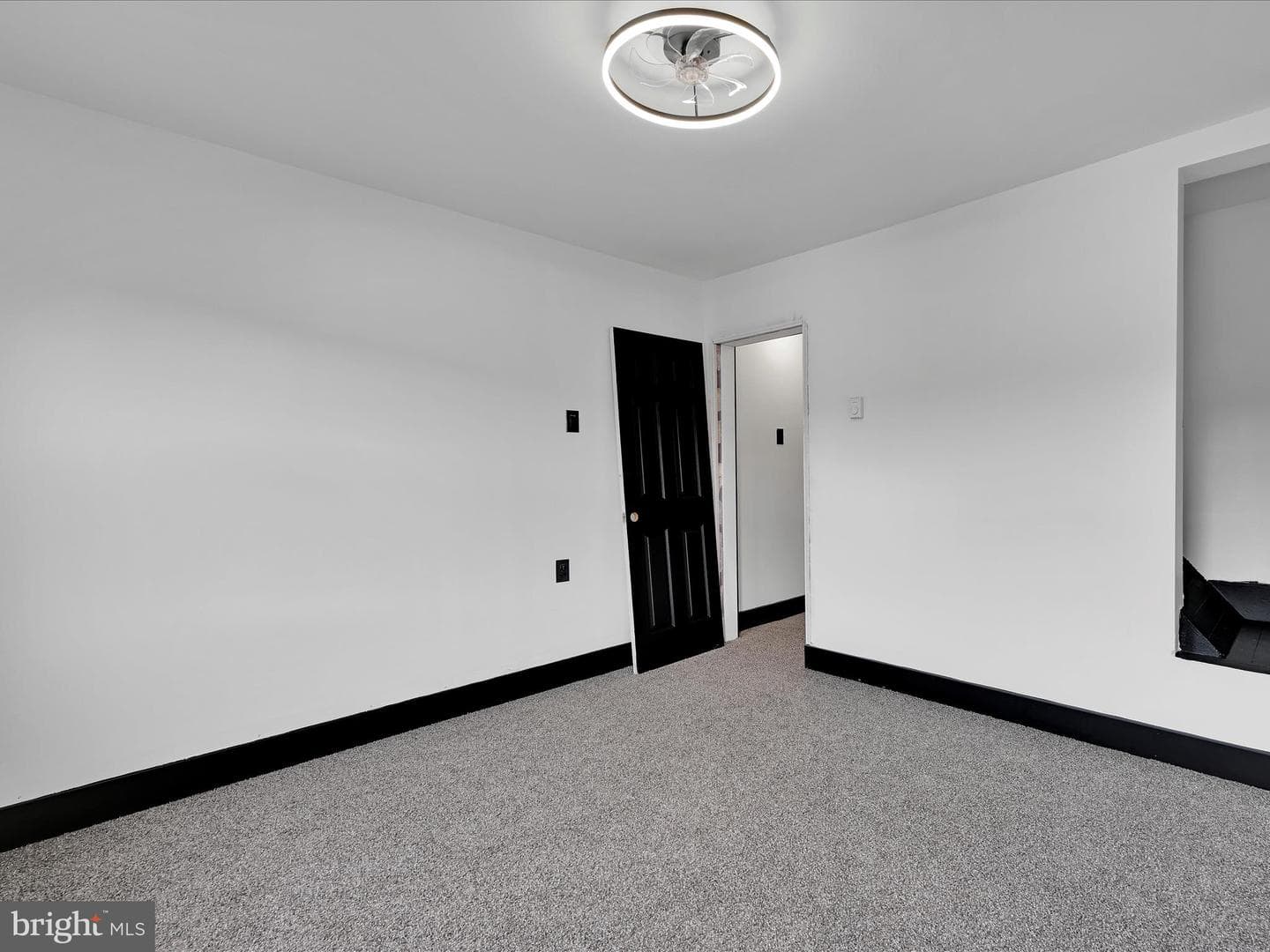 1420 W Walnut Street photo 20