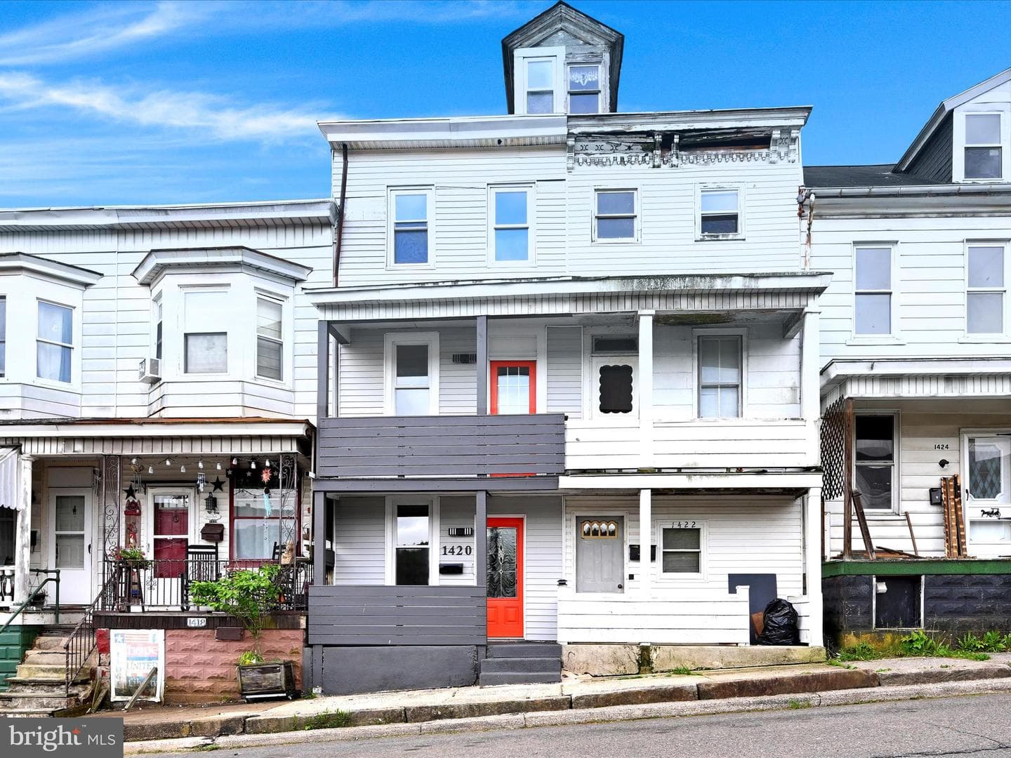 1420 W Walnut Street photo 3