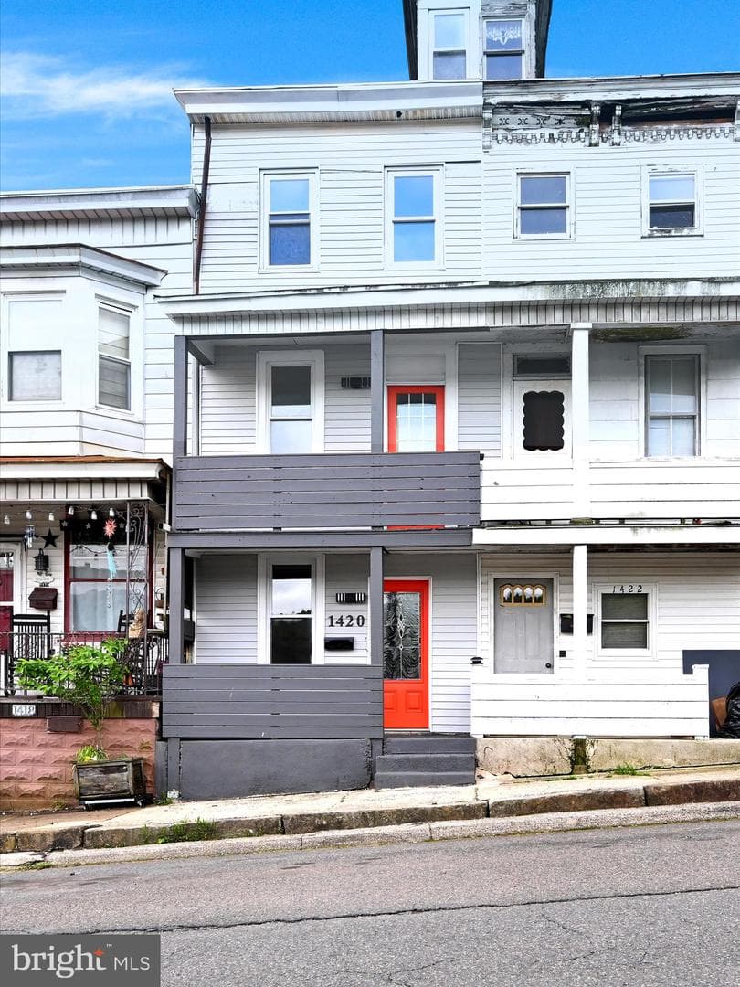 1420 W Walnut Street photo 4