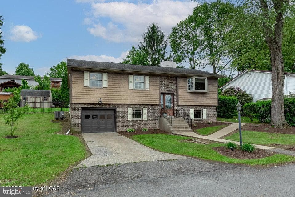 552 Willow Street photo 1