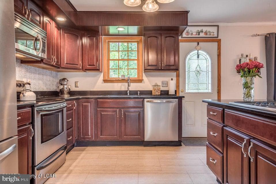 552 Willow Street photo 12