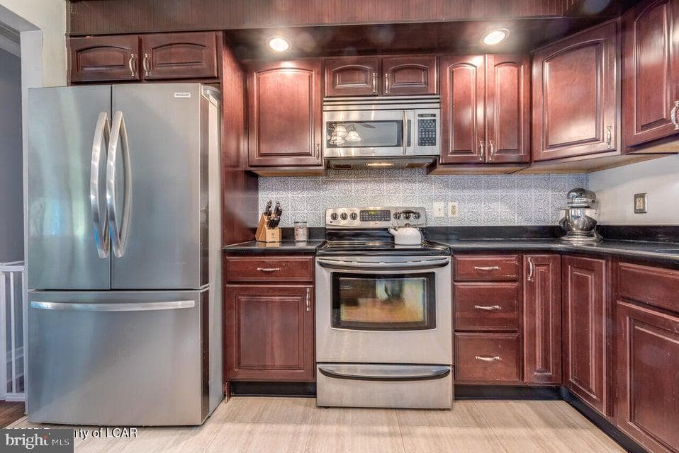 552 Willow Street photo 13