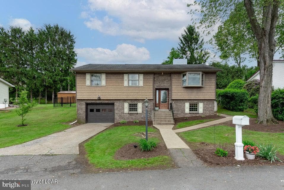 552 Willow Street photo 2