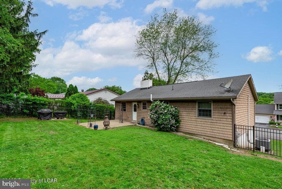 552 Willow Street photo 28