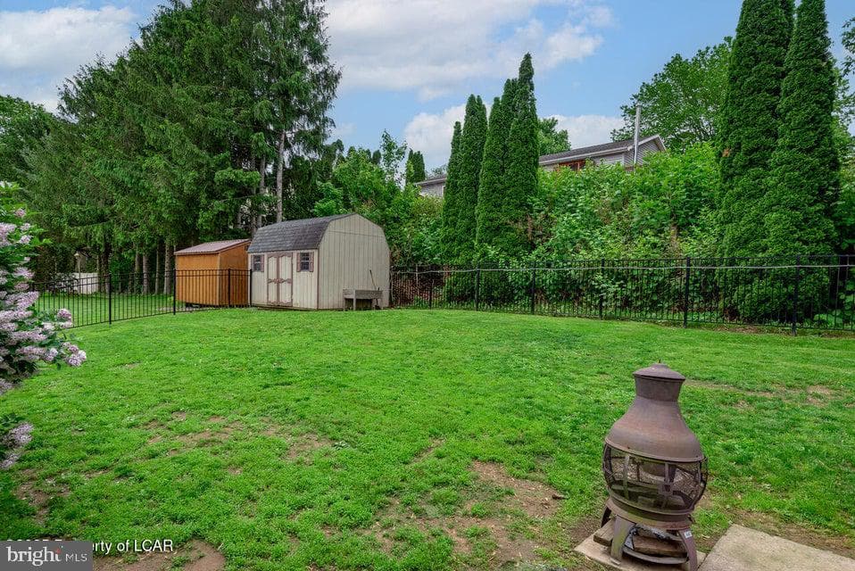 552 Willow Street photo 29