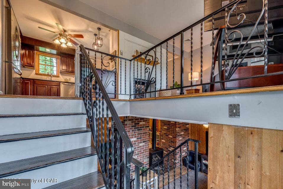 552 Willow Street photo 3
