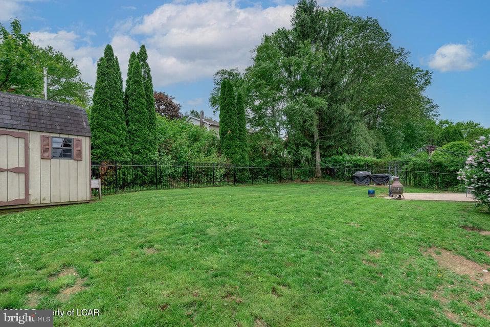 552 Willow Street photo 30