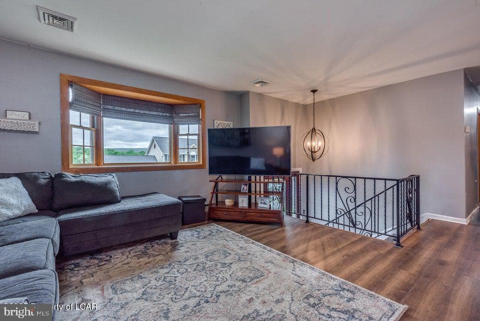 552 Willow Street photo 6