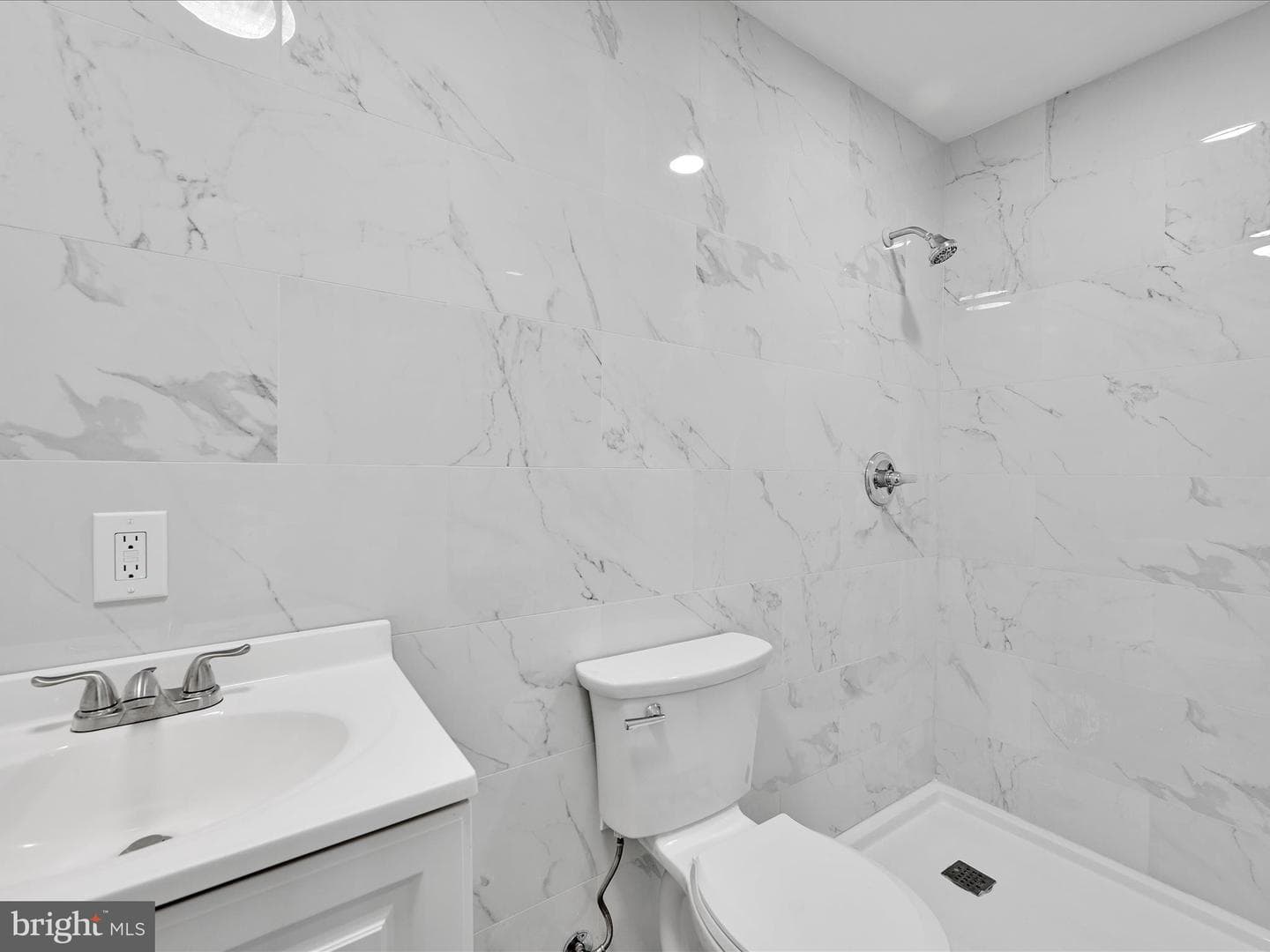 231 S Lehigh Avenue photo 8