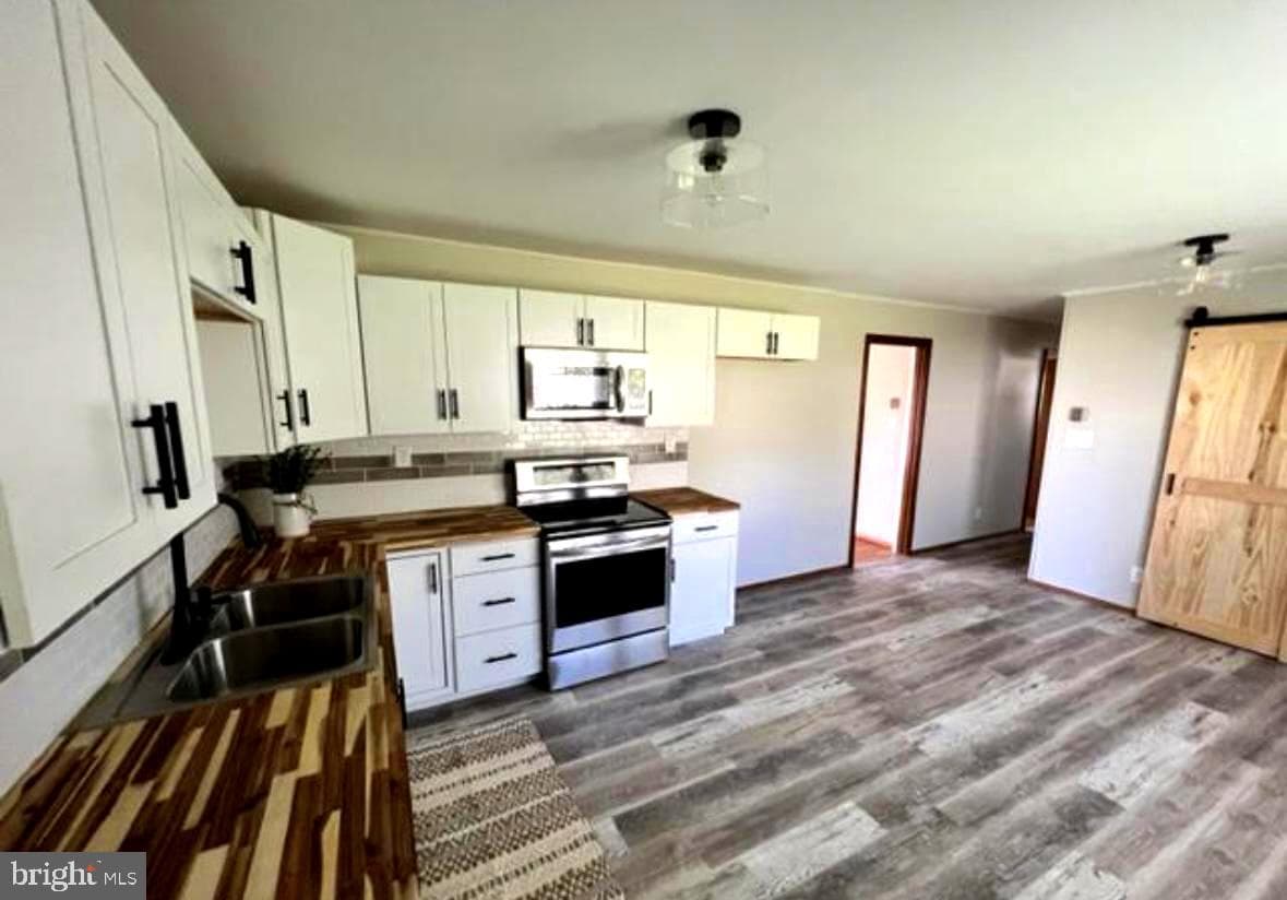 230 Eisenhower Drive photo 9