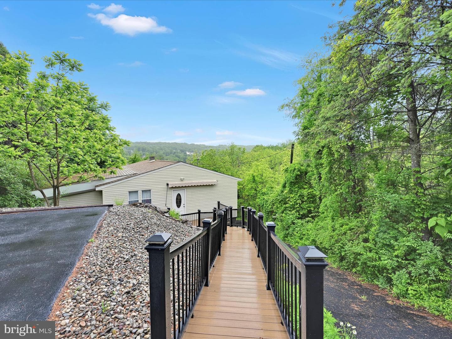 913 Wynonah Drive photo 35